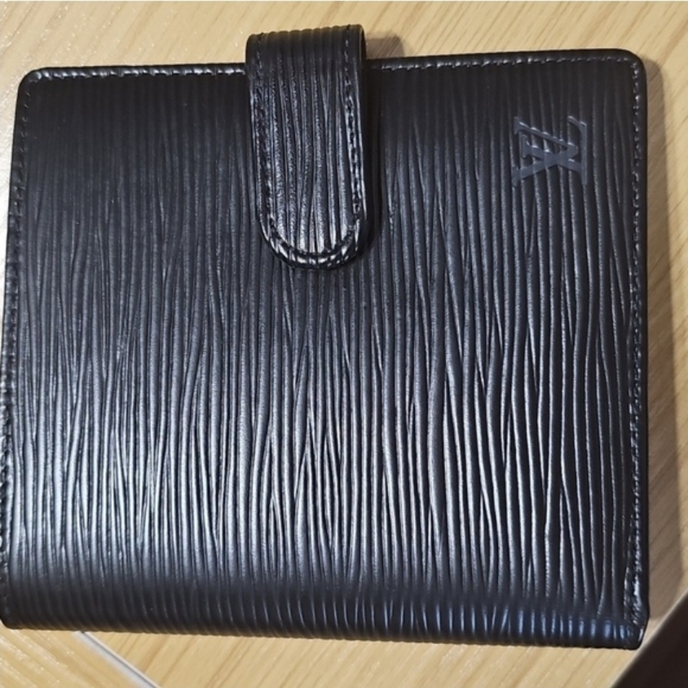 Louis Vuitton Black Epi Leather Compact Wallet Mint Condition!!! - Picture 2 of 6